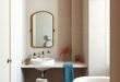 27 Timeless Vintage Bathroom Decor Ideas Featuring Stunning Mirrors