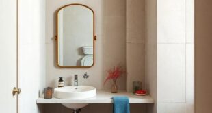 27 Timeless Vintage Bathroom Decor Ideas Featuring Stunning Mirrors