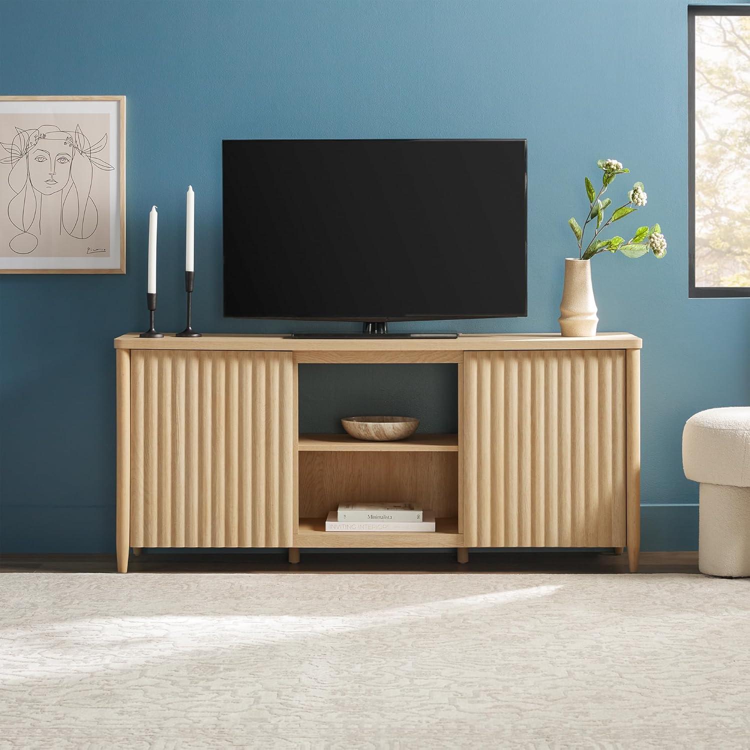 Why we Love the Walker Edison Scandinavian TV Stand's Sleek Design