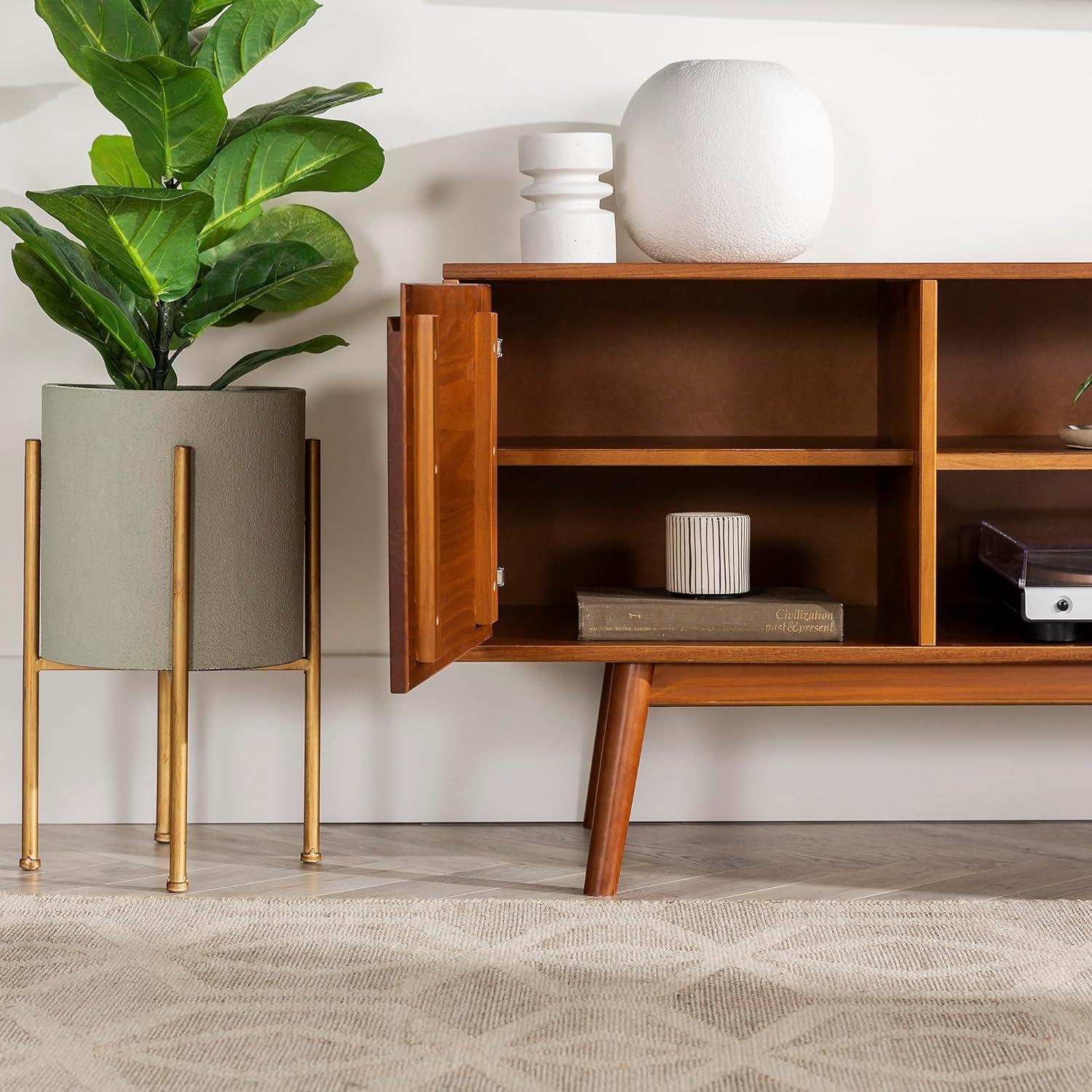 Why We Love the ‍walker Edison Mabel​ 58